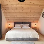 Villa Miedzy Brzozami / W Lesie *