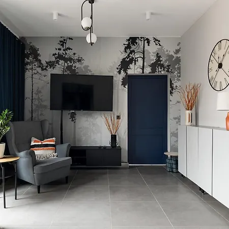 Miedzy Brzozami / W Lesie *