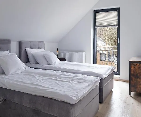 Miedzy Brzozami / W Lesie *