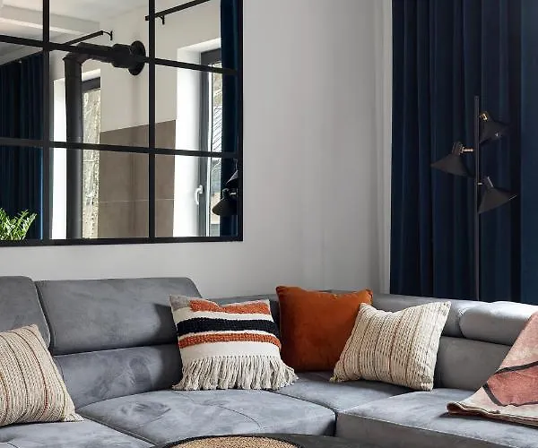 Miedzy Brzozami / W Lesie فيلة